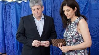 Gabriel Oprea si sotia au votat impreuna la alegeri