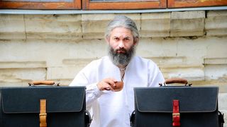 Dupa genti, celebrul calugar Savatie Bastavoi si-a lansat si o gama de vinuri!