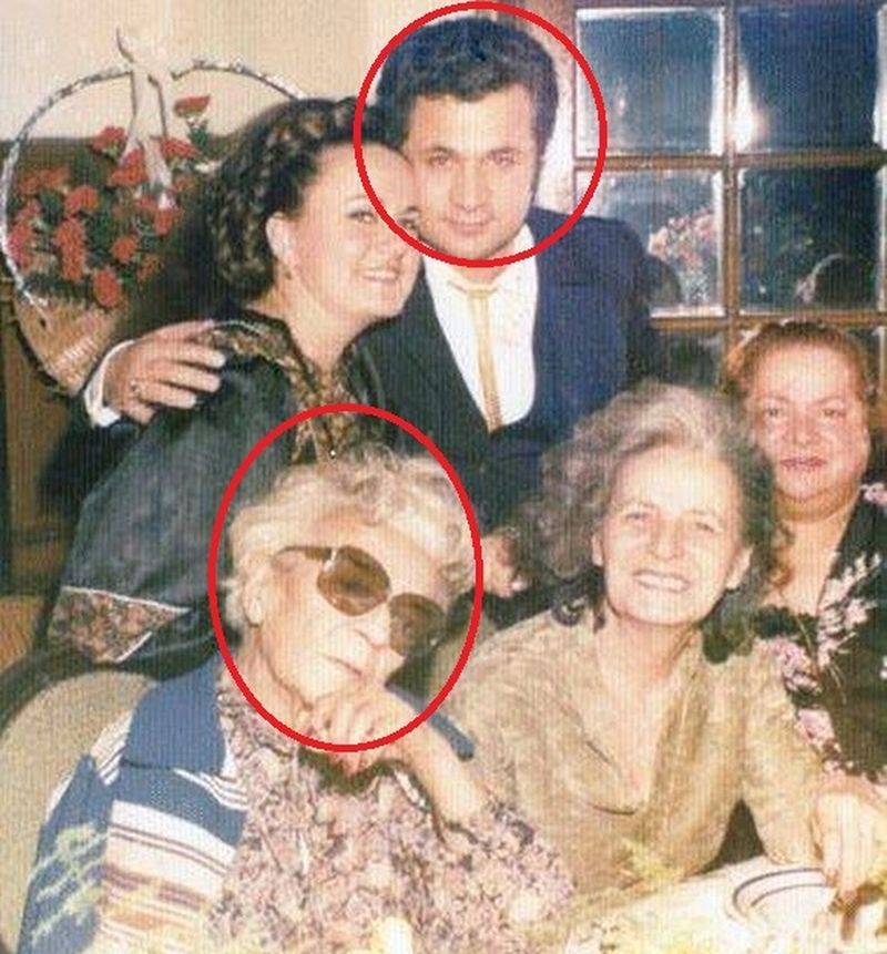 Ion Dolanescu si Ioana Radu (ambii in medalion), la o petrecere organizata in casa lui Dolanescu