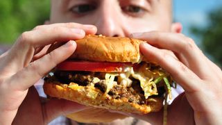 Ti-e mereu foame? Mergi de urgenta la doctor! Uite ce probleme ai putea sa ai