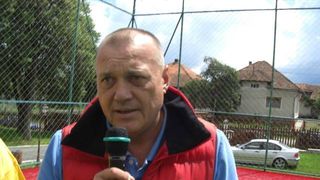 Marcel Puscas a jucat cu Costel Baloiu in “Pistruiatul”! Dupa 20 de ani s-au reintalnit, dar Baloiu a spus ca nu il cunoaste pe fotbalist: “L-am simtit usor jenat de noua ipostaza, cea de taximetrist. I-am dat 100 de lei si i-am urat succes”