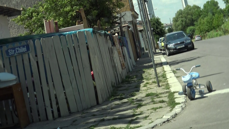 Vecinii sportivei traiesc cu doar cateva sute de lei pe luna si locuiesc in case saracacioase