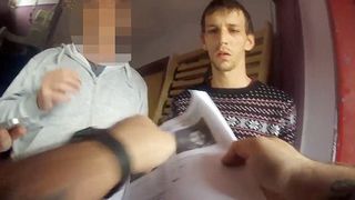 Momentul dramatic in care o femeie a aflat de la vanatorii de pedofili ca iubitul ei incerca sa dezvirgineze o minora.