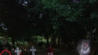 O cruce cu numele parintelui Efrem (in medalion) a aparut langa mormantul lui Aurelian Preda