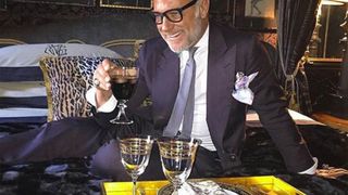 Boala &bdquo;misterioasa&rdquo; cu care a fost diagnosticat italianul Gianluca Vacchi. 70% dintre cei care se lupta cu ea mor