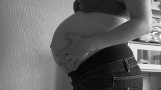 O gravida in moarte cerebrala, tinuta in viata pentru 123 de zile. A nascut gemeni printr-o operatie "minune" de cezariana