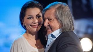 Brigitte Sfat a anuntat ca divorteaza de Ilie Nastase. "Nu faptul ca m-a inselat ma deranjeaza, ci ca m-am saturat de anumite nesimtiri". Reactia fostului tenismen