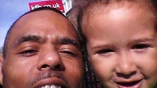 Un criminal a omorat in bataie un copil de 5 ani fiindca a pierdut un papuc. Baiatul era fiul iubitei sale