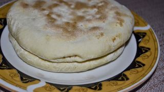 Reteta delicioasa de turte cu branza si praz ca in copilarie. Uite de ce ai nevoie