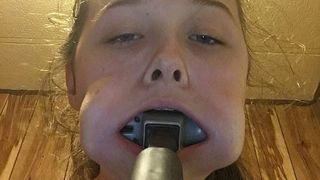 Clipe de groaza pentru o adolescenta de 14 ani! Si-a bagat un ciocan in gura si nu a mai putut sa il scoata - Motivul pentru care a facut asta