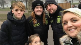 Cu ultimele puteri, si-a rugat sotia si cei trei copii un singur lucru, apoi a murit. Barbatul de 35 de ani incercase in zadar sa lupte cu o boala crunta