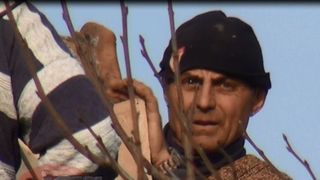 Olteanul inviat din morti a castigat un proces foarte important cu statul! In 1992, Ilie Dobre din Filiasi s-a ridicat din cosciug in timpul priveghiului si a cerut apa, socand pe toata lumea!