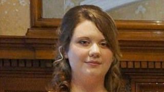 "O sa-l porti cand o sa mai slabesti!", i-a spus iubitul care i-a oferit un inel de logodna mult mai mic. Ce a facut apoi tanara este extraordinar