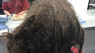 Doua frizerite au refuzat sa tunda o tanara depresiva la zero: "Toate meritam sa ne simtim frumoase" - Cum arata acum clienta lor