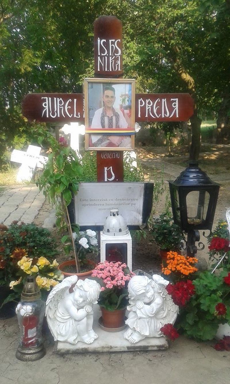 Un anunt ciudat a aparut pe cruce