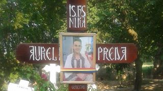 Un anunt ciudat a aparut pe cruce