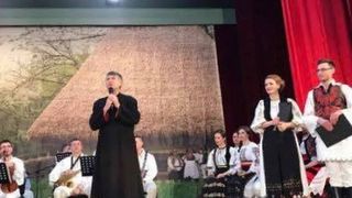 Cristian Pomohaci, din nou pe scena in fata a sute de oameni! In repertoriu a bagat si glume cu tenta sexuala!