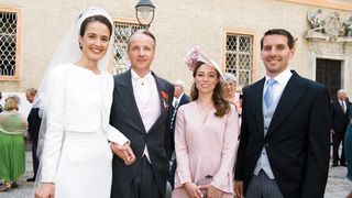 Logodnica nepotului Regelui Mihai, tot mai eleganta la evenimente! Alina Binder a participat la nunta unui conte