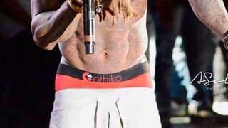 Rapperul Lil Wayne a fost spitalizat, dupa ce a suferit o criza de epilepsie