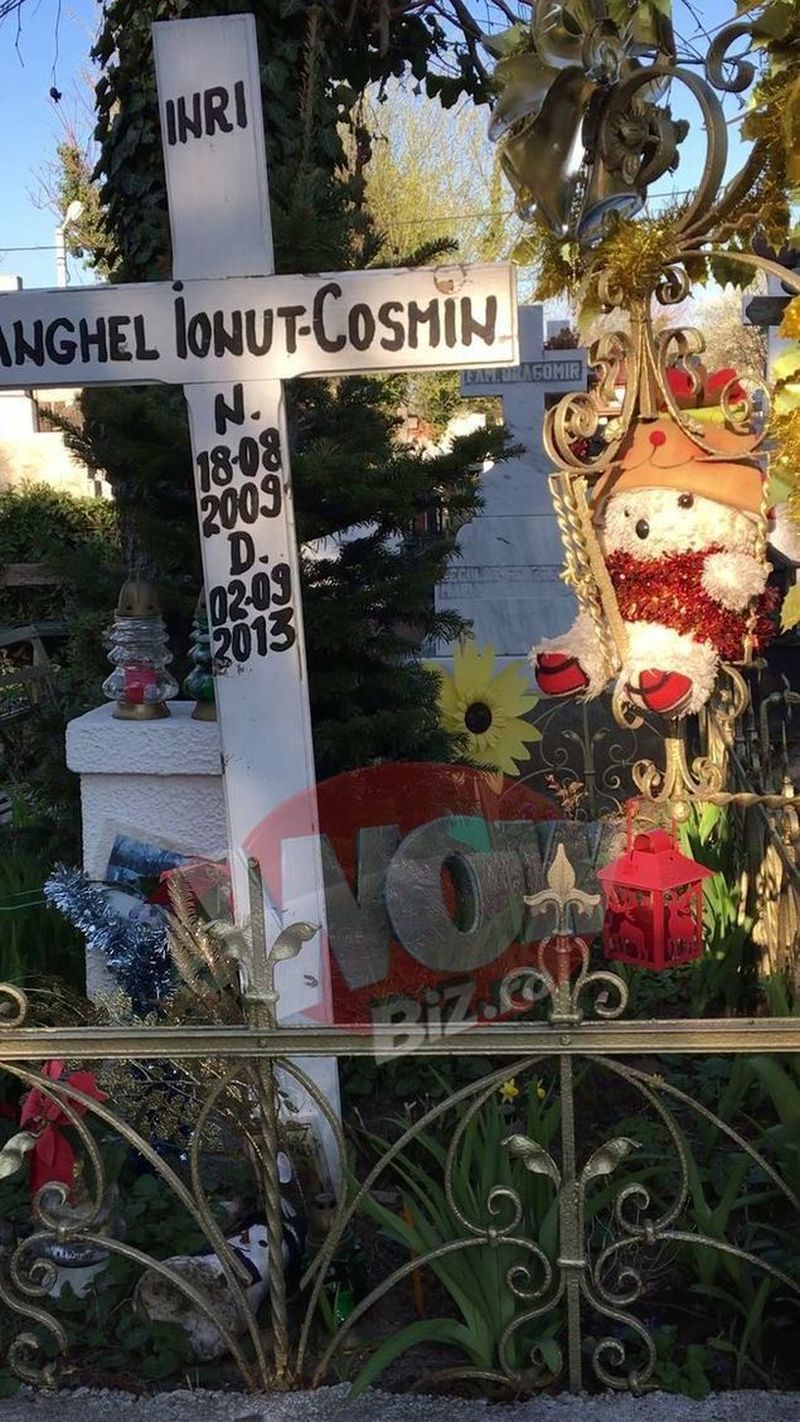 In urma cu doua saptamani, ursuletul preferat al lui Ionut statea intr-un suport, la locul de veci al micutului