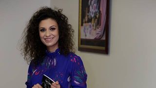 Cartea surorii lui Mircea Badea se vinde mai scump decat volumele marilor poeti romani