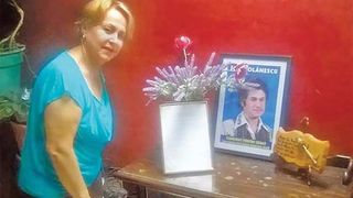 "Vrea sa fie inmormantata langa iubirea ei, Ion Dolanescu!" Mama lui Dragos Dolanescu nu l-a putut uita pe artist