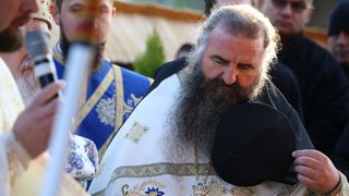 Povestea fabuloasa a duhovnicului Laurei Codruta Kovesi! Parintele Ciprian a fost comandant de tanc: &bdquo;Am tras cu de toate. Si cu tunul si cu puşca si cu mitraliera&rdquo;