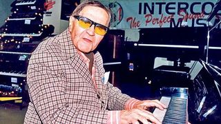 Detalii infioratoare despre casa lui Gica Petrescu. Administratorul care a patruns in apartamentul maestrului s-a crucit cand a vazut ce e acolo