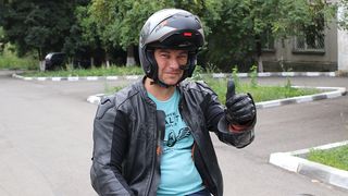 Interviu emotionant cu medicul erou Radu Zamfir: "Chiar si acum port geaca pe care am avut-o in ziua aceea! A preluat multe dintre leziunile care altfel ar fi fost ale mele. Uite, are o gaura cu diametrul de aproape un centimetru!"