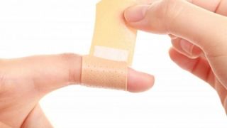 Cum se pune plasturele corect! Ai facut-o gresit pana acum