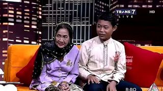 Casatorie controversata. El are 16 ani, iar ea 71 de ani. Se iubesc si nu pot trai unul fara altul