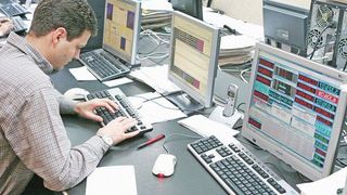 Studiu eJobs: Sefii psihopati si colegii care injunghie pe la spate, cele mai inspaimantatoare motive pentru care angajatii romani si-ar cauta un alt job