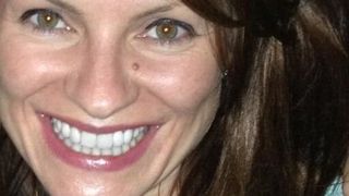 Cele mai cunoscute seriale de comedie de la Hollywood sunt produse de catre o romanca! Vezi cine este Mona Garcea