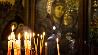 Rapper-ul Lil Peep a murit la numai 21 de ani. Cauza decesului este supradoza de stupefiante