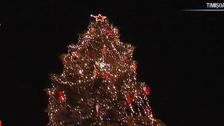 Orasele din Romania stralucesc dupa ce s-au aprins luminitele de Craciun!