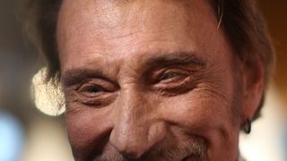 Franta: Fanii lui Johnny Hallyday s-au adunat pe Champs-Elys&eacute;es si la Biserica Madeleine pentru un "omagiu popular"