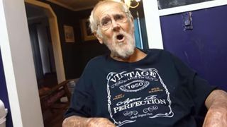 Cel mai popular bunic de pe YouTube a murit! Fiul sau a facut anuntul trist