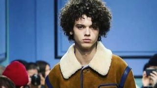 Povestea impresionanta de viata a celui mai de succes fotomodel roman. Strange bani pentru un vis ambitios