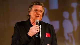 Colegii de filmare, ingrijorati pentru starea de sanatate a lui Florin Piersic: &ldquo;Pare epuizat. Niciodata nu s-a mai intamplat asta&rdquo;