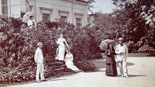 Politica si amor in Bucurestii de altadata! Cum a incercat un lider al opozitiei sa-i fure sotia unui liberal si a sfarsit batut crunt de un "brigadier"!