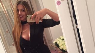 Ea e bomba sexy care a fost stagiara la Camera Deputatilor! Fotomodelul Madalina Petrean studiaza Stiintele politice si viseaza sa devina parlamentar!