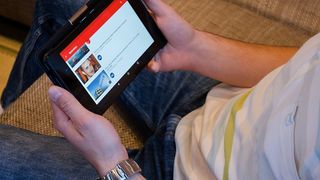 Acesta este cel mai urmarit videoclip de pe YouTube din Romania in 2017! Romanii i-au dat play de milioane de ori!