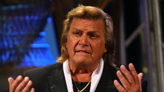 Intamplarea care i-a lasat un gust amar lui Florin Piersic! Cum a ajuns marele actor sa fie reclamat la Protectia Consumatorului de spectatori, atunci cand artistul strangea bani pentru Iurie Darie!