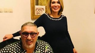 FOTO de colectie. Nicu Ceausescu impreuna cu marea lui iubire, Donca Mizil, la masa de Craciun. Alaturi de ei sunt Serghei Mizil si Madalin Voicu.