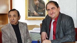 Vasile Muraru i-a facut statuie prietenului Nae Lazarescu la mormantul din Focsani