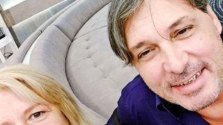 "Dormim in acelasi pat! E minunat!" Primele declaratii ale lui Cornel Gales, dupa ce s-a spus ca s-a casatorit cu blonda Vivi