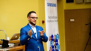 Afaceristul roman care si-a vandut compania cu 500 de milioane de dolari si-a rasfatat sotia! Sergiu Biris a inchiriat un ponton