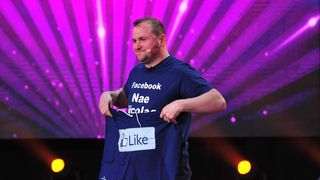 Comediantul Nae Nicolae, acuzat ca si-a snopit iubita in bataie. "Efectiv m-a calcat in picioare. M-a bagat in ghips" - Mihaela face marturisiri despre cosmarul pe care l-a trait