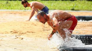 La Exatlon pare dur si neinfricat, dar acasa este topit dupa fetele lui! Cum arata cele mai infocate sustinatoare ale "Faimosului" Vladimir Draghia