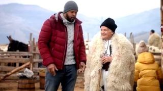 Povestea ciobanului care la 100 de ani a devenit vedeta! Baciul apare cu Cabral intr-o reclama